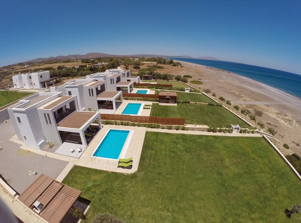 Antonoglou Villas - Waterfront Luxury Retreat Willa